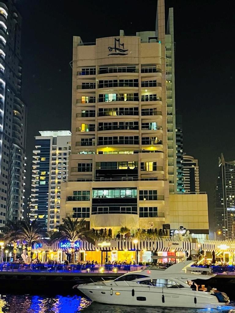 Amazing 1 Bedroom In Marina شقة *